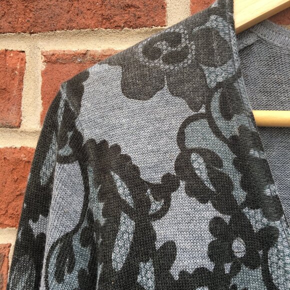 Focus 2000 Cardigan Sweater Large Gray Floral Foliage Print Button Up Deep Vneck - Picture 3 of 6